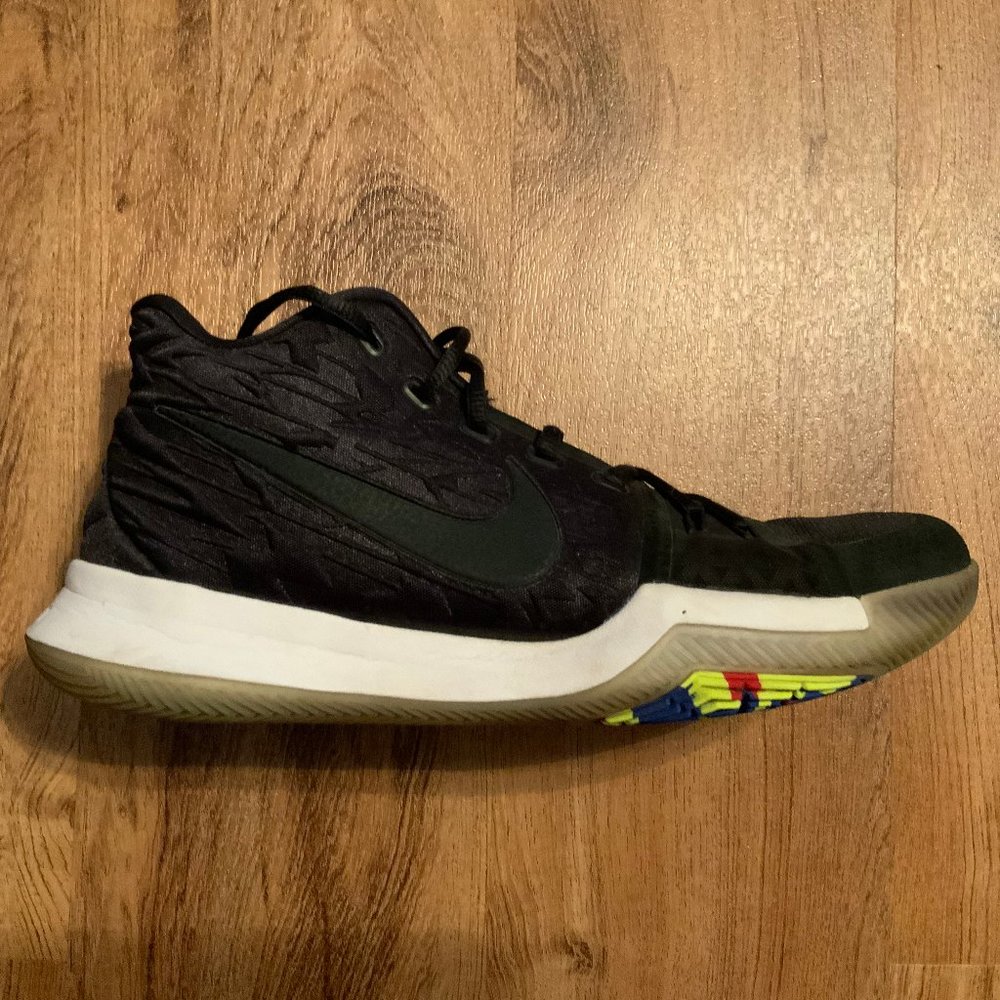 Men's 10.5 (US) Nike Kyrie 3 EP 'Black Ice' Basketball Shoes - Used